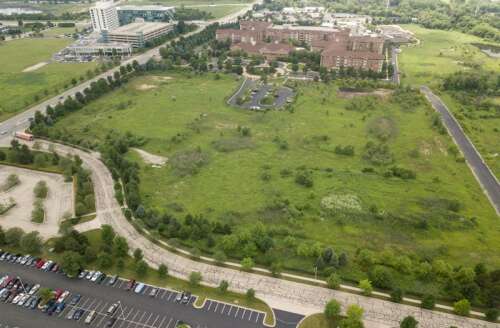 M/I Homes proposes townhouses on Naperville site once slated for hockey arena