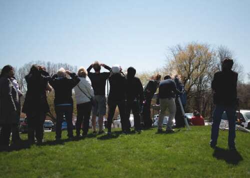 Poplar Creek Public Library celebrates the solar eclipse - Vimarsana News