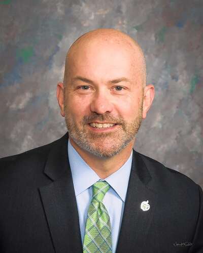 Despite opposition, District 203 board renews superintendent's contract