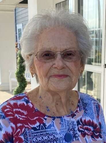 Virginia Ginny Lee Holt of Carbondale