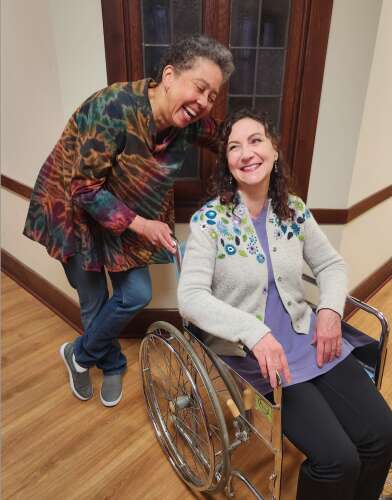 Theater spotlight: Elgin's Iambe premieres 'Wake Up, Mrs. Moore' - Vimarsana News
