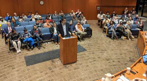 Crowd turns on Schaumburg board after it resists calls for cease-fire resolution - Vimarsana News