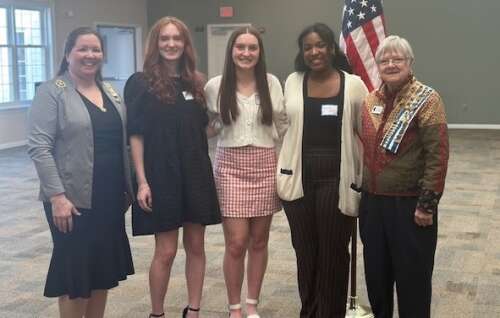 Fox River Valley Chapter NSDAR names five student winners - Vimarsana News