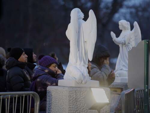 Bundled against the cold and prepared for hours of prayer, singing and reflection, thousands of Catholic pilgrims converged on Des Plaines late Thursday as part of a tradition that goes back nearly 50...