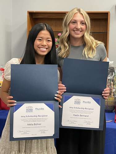 Palatine Chamber's WEB networking group awards scholarships - Vimarsana News