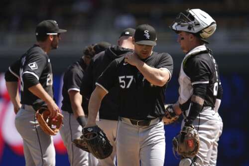 White Sox drop to 3-22 as Julien hits 2 of Twins' 5 homers in 6-3 win for 4-game sweep - Vimarsana News