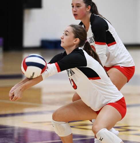 Girls volleyball: Orucevic, Maine South have plenty to smile about after wild three-set comeback win at Rolling Meadows