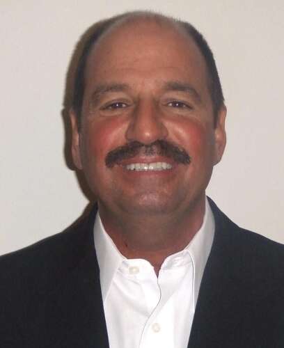 Ragucci retains presidency in Oakbrook Terrace