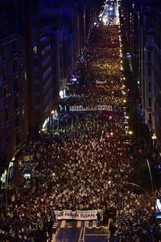 Thousands protest Spain's dispersion policy for ETA inmates
