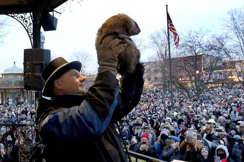 Woodstock Willie declares an early spring as huge crowd celebrates Groundhog Day - Vimarsana News