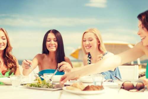 11 food safety tips to pack for spring break
