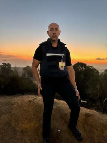 Trauma training, family drew Vernon Hills doc to volunteer after Hamas attack in Israel - Vimarsana News