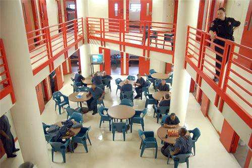 Illinois Supreme Court OKs elimination of cash bail 5 2 decision sets