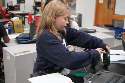 Lincoln Middle School receives national recognition from Project Lead The Way for Commitment to empowering students - Vimarsana News