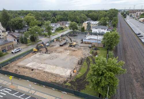 Depression-era building in downtown Des Plaines being demolished to make way for apartments