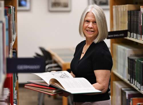 ‘Making American history unavailable’: Genealogists lament plan to move National Archives from Chicago
