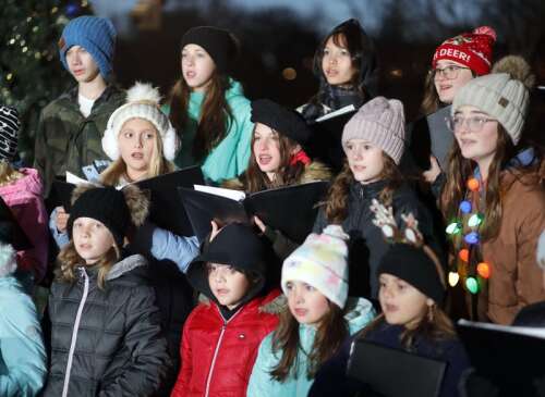 Look: The Week in Pictures photo gallery for November 20-26, 2023 - Daily Herald