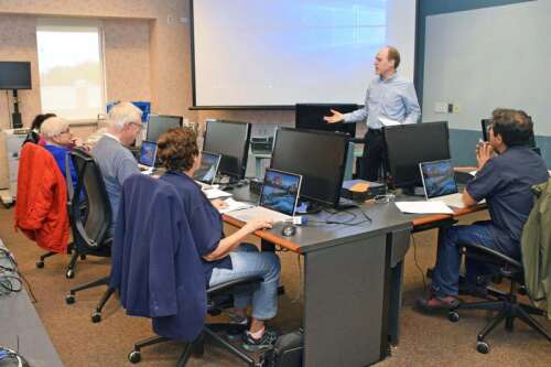 Library Computer Classes Available to Students and Adults