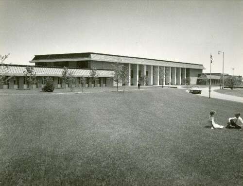 95-year-old tells the story of how Schaumburg began