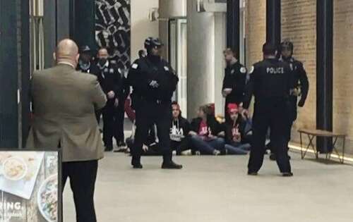 Hackles rise as Chicago teachers strike drags into day 10