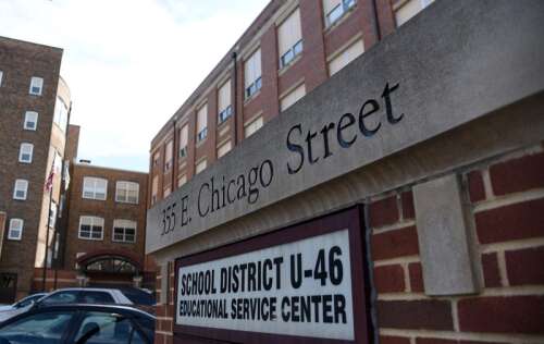 Elgin U-46 approves four-year teacher contract - Vimarsana News