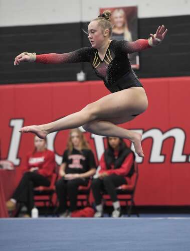 Downers Grove co-op wins Hinsdale Central gymnastics sectional - Vimarsana News