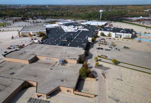 Spring hill clearance mall shoe stores
