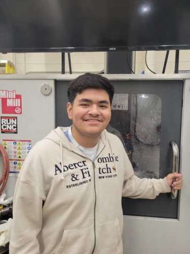 Streamwood student honored for his manufacturing skills - Vimarsana News