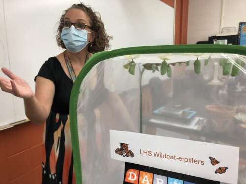 Libertyville High science teacher fosters students' environmental ...