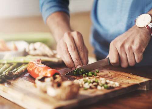 For cutting boards, is wood or plastic healthier? We asked experts.