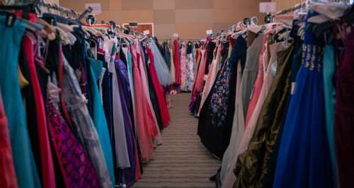 Franklin mills mall discount prom dress store