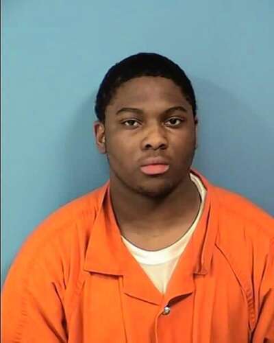 Man gets 30 years in prison for hijacking woman's car in Downers Grove - Vimarsana News