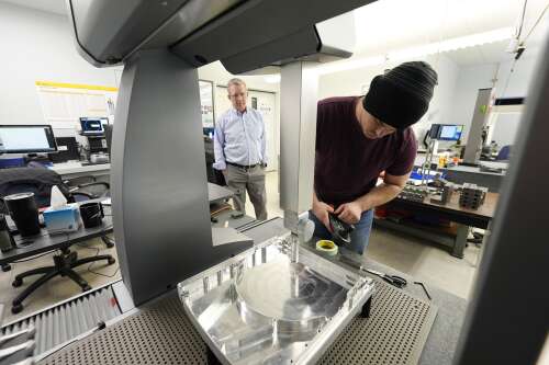 Robots and happy workers: Productivity surge helps explain U.S. economy's surprising resilience - Vimarsana News