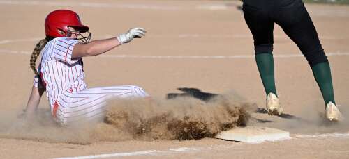 Softball: Carver, Bolda star in Glenbard East’s regional win over Elk Grove