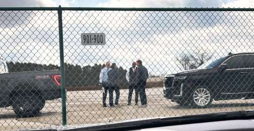 Yes, that was NFL Commissioner Roger Goodell getting a tour of the spacious Arlington Park property with Bears Chairman George McCaskey and President/CEO Kevin Warren over the weekend, sources close t...