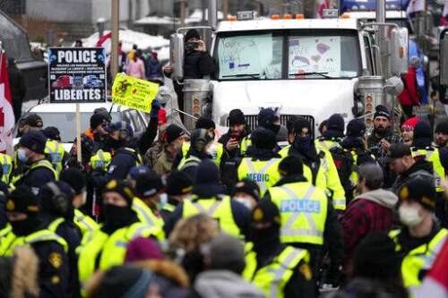 Canada border blockade clearing peacefully as police move in