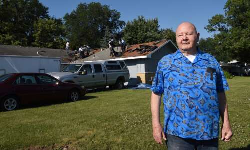 ‘Thanking them for their service': Bartlett veteran receives new roof as part of Owens Corning program