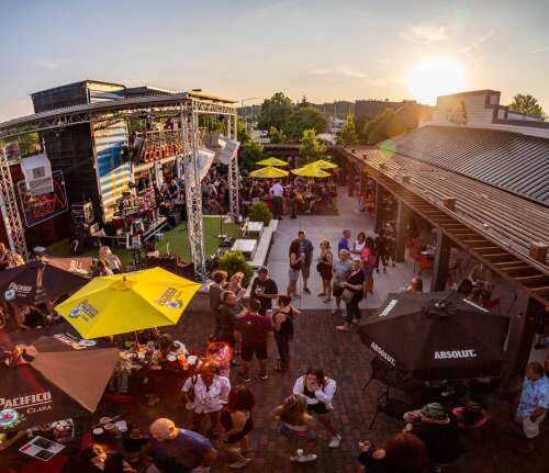City lights and summer nights: Kane County's live music scene is hopping - Vimarsana News