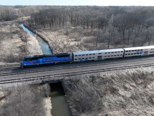 ‘Sounding the alarm’: Metra hopes bridge funding bill gains traction ...
