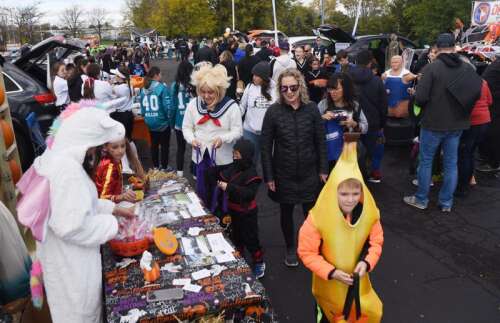 Things to do Oct. 23-29: Howlin’ at the Moon, BatFest Halloween events ...