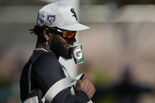 White Sox lineup revolves around Robert in center field - Vimarsana News
