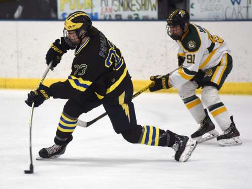 Thanksgiving Eve hockey between Glenbrook North and Glenbrook South