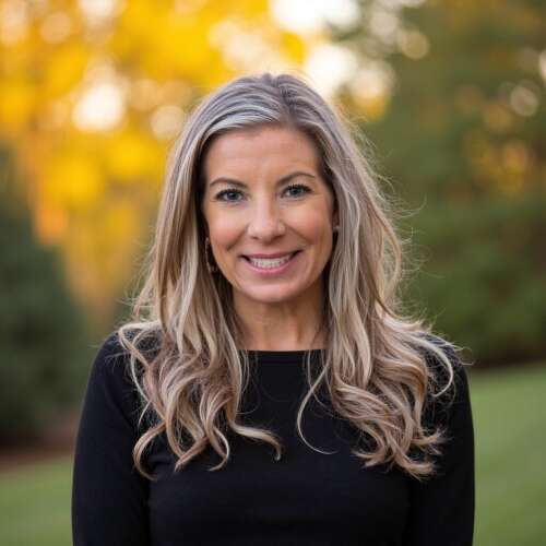 Brooke Gennaro: 2025 candidate for Wheaton Warrenville Unit District 200 board