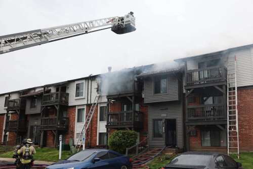Firefighters battle blaze on balcony of Glendale Heights apartment building