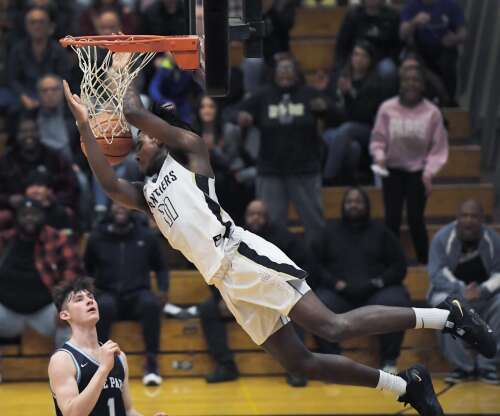 Lagioia s late 3 pointer lifts Lake Park past Glenbard North