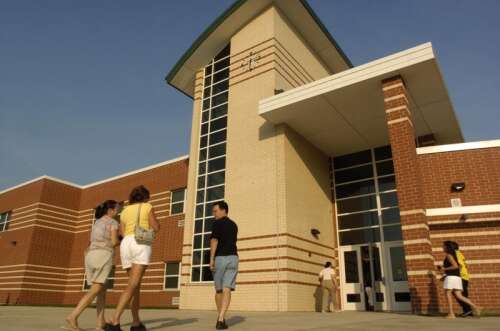 U-46 approves plans to move to full middle schools by 2026-27 school year