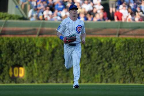 Gold Glove Award finalists are announced, including 5 Cubs and 1 White Sox player