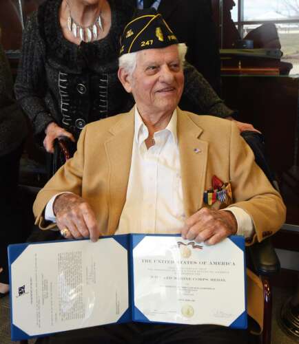 Park Ridge veteran hailed for WWII heroism