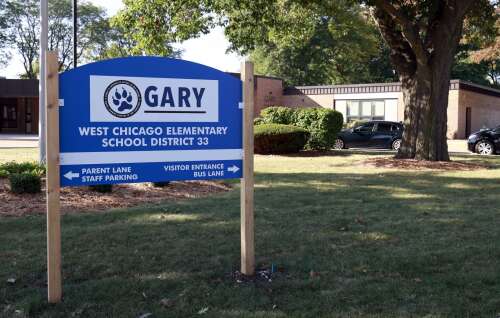 A West Chicago District 33 teacher whose pro-immigration agent comment on social media was criticized by many people has resigned. On Thursday, the school board accepted the resignation and a separati...