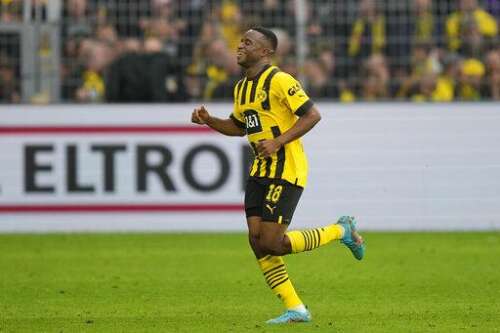 Reyna starts and scores in Dortmund's 5-0 rout of Stuttgart